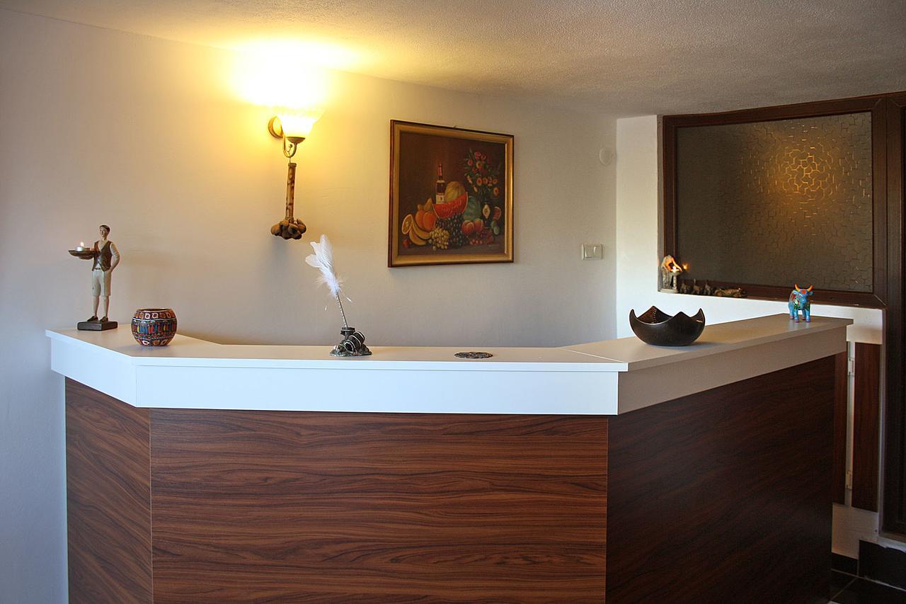 Linda'S Apart Hotel Altınoluk Екстериор снимка